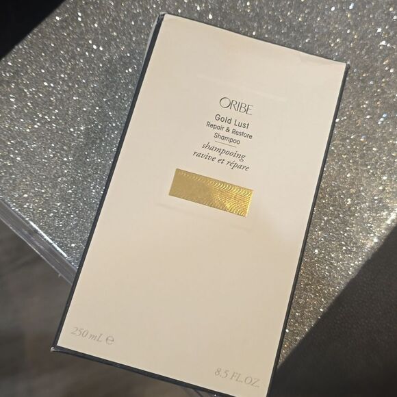 Oribe Gold Lust Repair & Restore Shampoo - Picture 10 of 10